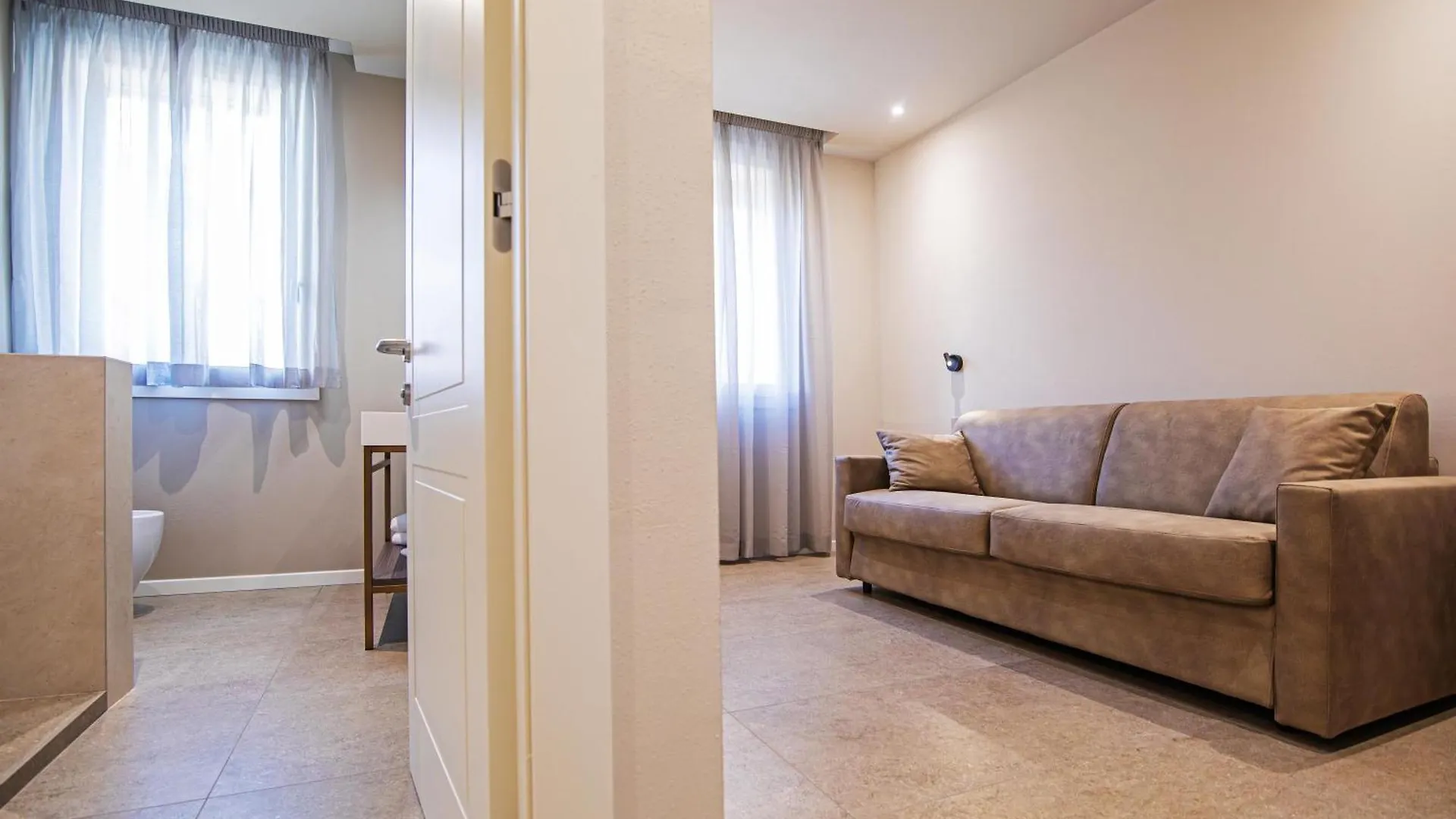 Modena Relax Luxury Rent Rooms 0*,  Italy
