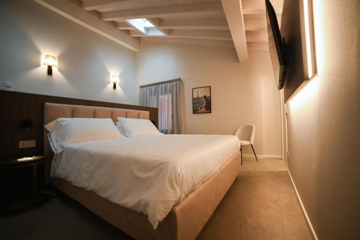 Guest house Modena Relax Luxury Rent Rooms